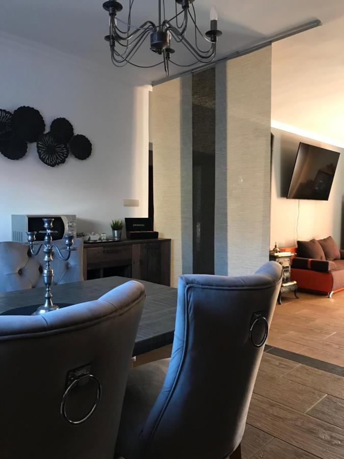 Eden Apartman Algyo Екстериор снимка