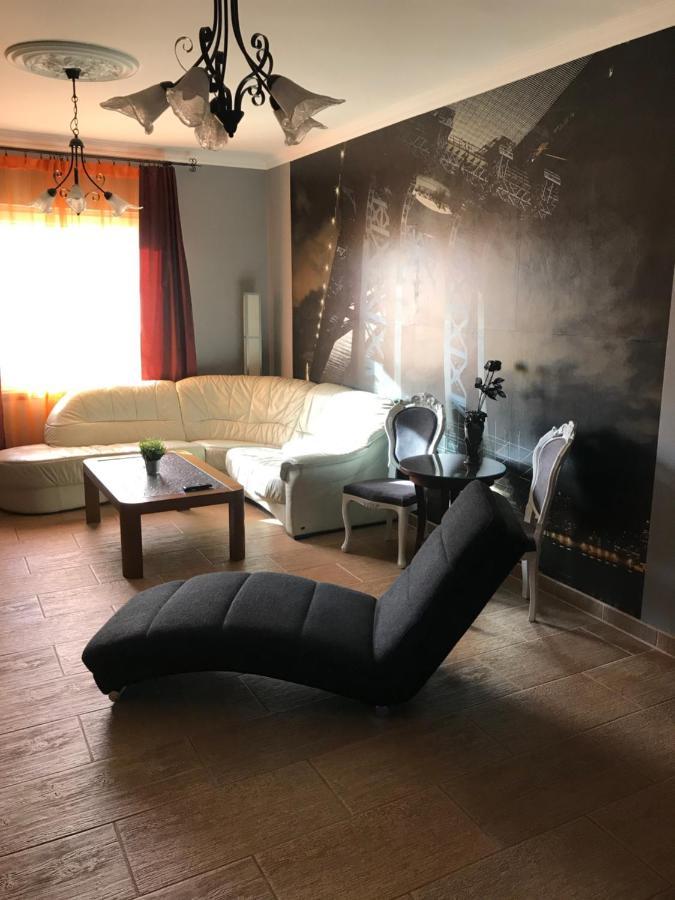 Eden Apartman Algyo Екстериор снимка