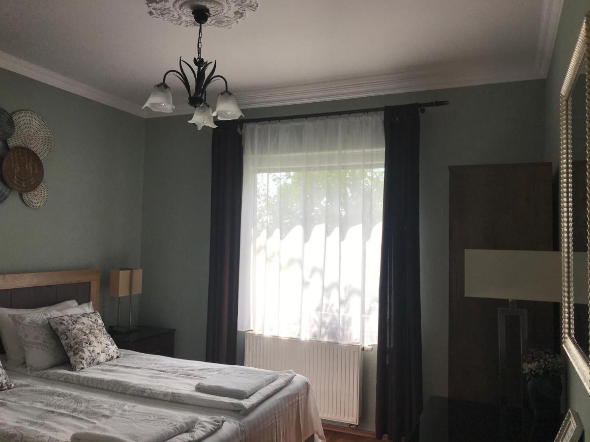 Eden Apartman Algyo Екстериор снимка