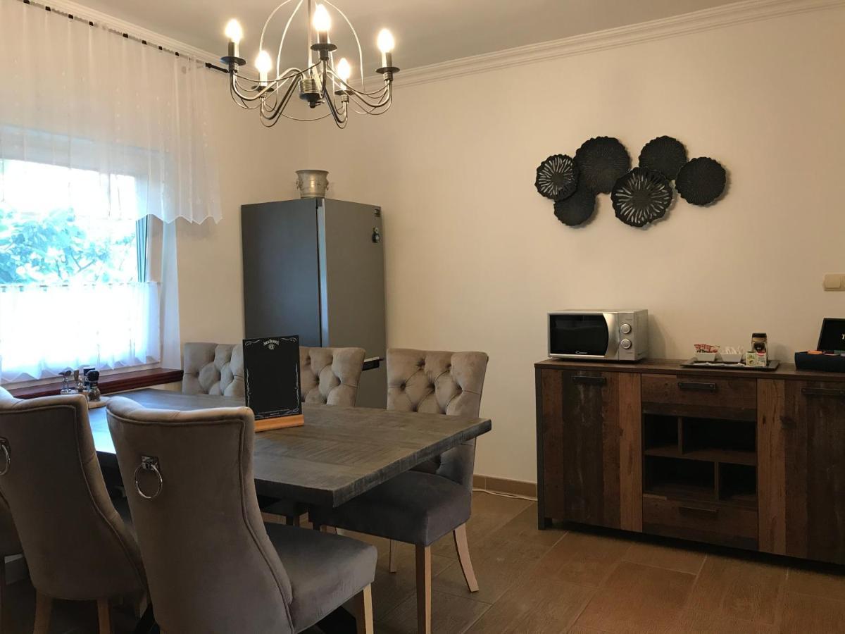 Eden Apartman Apartment Algyo Екстериор снимка